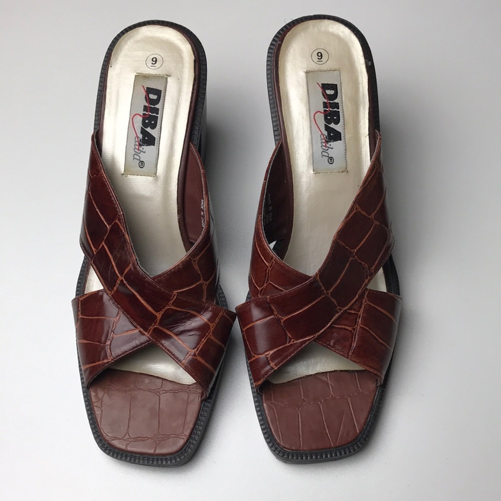 Diba Leather Square Toe Croc Embossed Sandal Sz 9